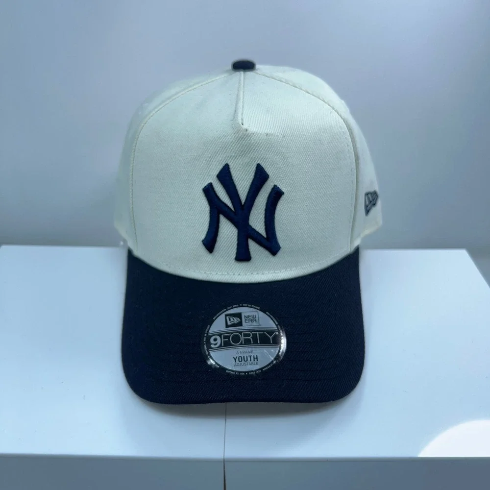 New Era Youth OSFM White Navy NY Yankees 9FORTY A-Frame Snapback Hat